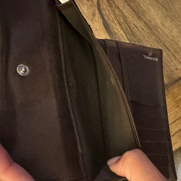 Chanel Brown Quilted Patent Wallet - Picture 11 of 12